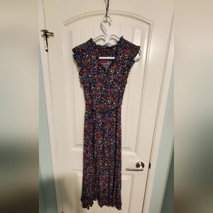 Chic Floral Maxi Dress in Navy